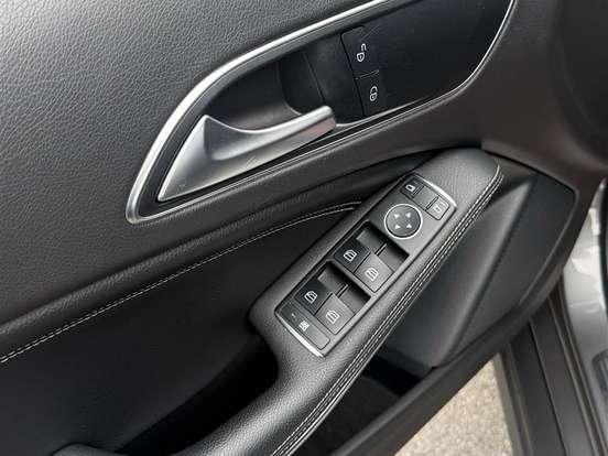 MERCEDES-BENZ-GLA 200-1.6 CGI ADVANCE 16V TURBO FLEX 4P AUTOMÁTICO MERCEDES-BENZ-GLA 200-2017