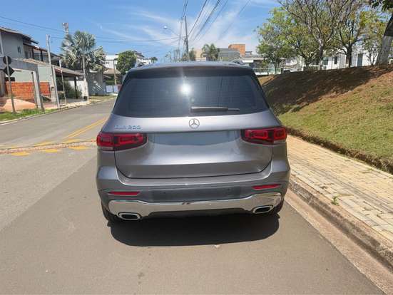 MERCEDES-BENZ-GLB 200-2021