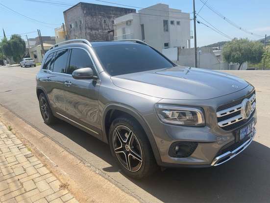 MERCEDES-BENZ-GLB 200-2021