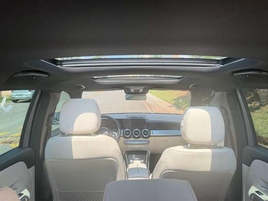 MERCEDES-BENZ-GLB 200-2021