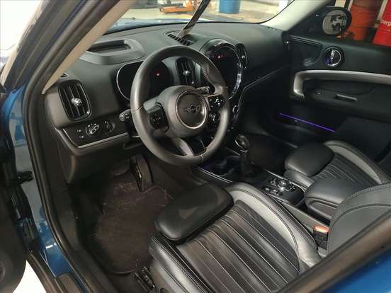 MINI-COUNTRYMAN-2021