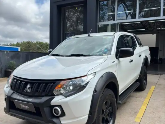 MITSUBISHI-L200 TRITON-2.4 16V TURBO DIESEL OUTDOOR GLX CD 4X4 MANUAL MITSUBISHI-L200 TRITON-2021