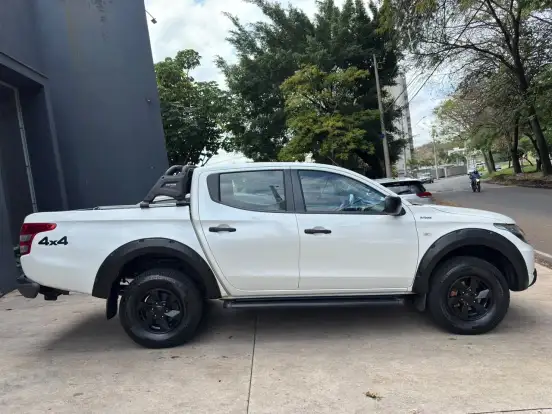 MITSUBISHI-L200 TRITON-2021