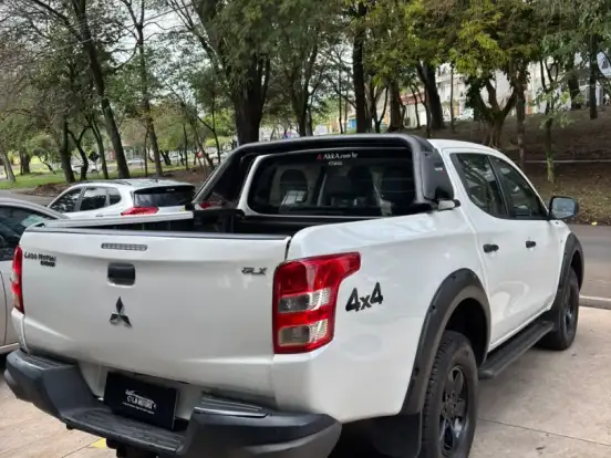 MITSUBISHI-L200 TRITON-2.4 16V TURBO DIESEL OUTDOOR GLX CD 4X4 MANUAL MITSUBISHI-L200 TRITON-2021
