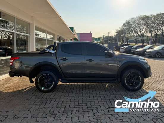 MITSUBISHI-L200 TRITON-2.4 16V TURBO DIESEL OUTDOOR GLS CD 4X4 AUTOMÁTICO MITSUBISHI-L200 TRITON-2021