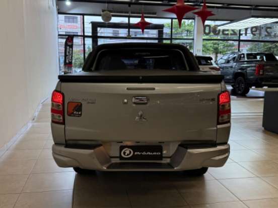 MITSUBISHI-L200 TRITON-2.4 16V TURBO DIESEL SPORT HPE-S CD 4P 4X4 AUTOMÁTICO MITSUBISHI-L200 TRITON-2019