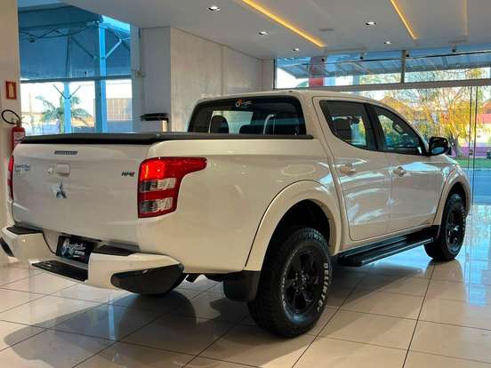 MITSUBISHI-L200 TRITON-2017