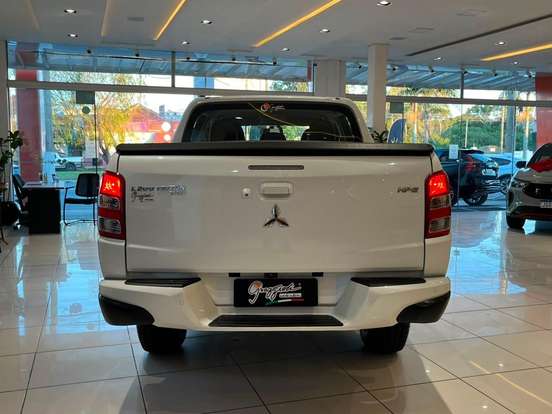 MITSUBISHI-L200 TRITON-2017