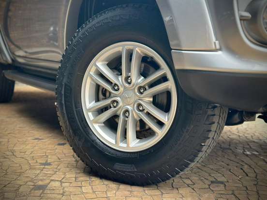 MITSUBISHI-L200 TRITON-2.4 HLS CHROME 4X2 CD 16V FLEX 4P MANUAL MITSUBISHI-L200 TRITON-2016