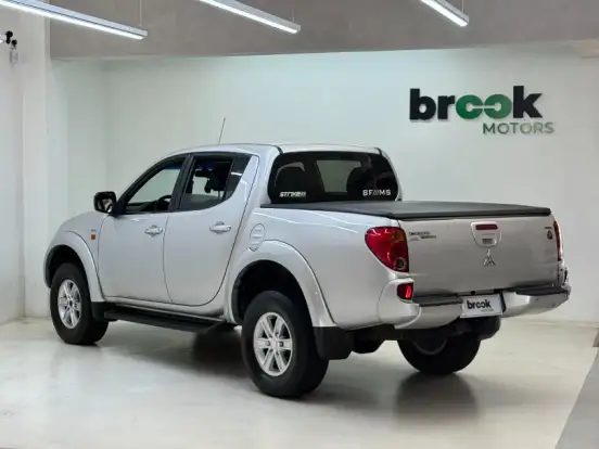 MITSUBISHI-L200 TRITON-3.2 HPE 4X4 CD 16V TURBO INTERCOOLER DIESEL 4P MANUAL MITSUBISHI-L200 TRITON-2009