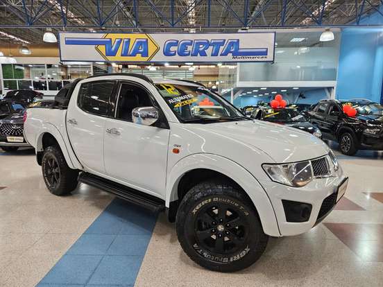 MITSUBISHI-L200 TRITON-3.5 HPE 4X4 CD V6 24V FLEX 4P AUTOMÁTICO MITSUBISHI-L200 TRITON-2011