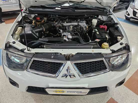 MITSUBISHI-L200 TRITON-3.5 HPE 4X4 CD V6 24V FLEX 4P AUTOMÁTICO MITSUBISHI-L200 TRITON-2011