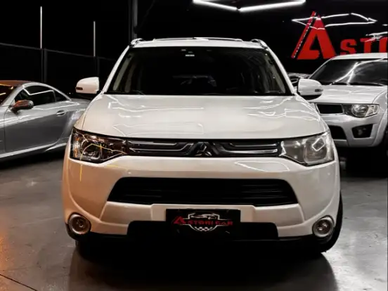 MITSUBISHI-OUTLANDER-2.0 16V GASOLINA 4P AUTOMÁTICO MITSUBISHI-OUTLANDER-2014