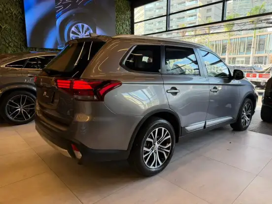 MITSUBISHI-OUTLANDER-2.0 16V GASOLINA 4P AUTOMÁTICO MITSUBISHI-OUTLANDER-2018