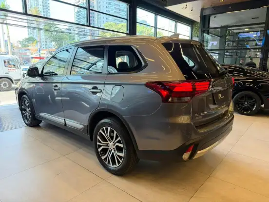MITSUBISHI-OUTLANDER-2.0 16V GASOLINA 4P AUTOMÁTICO MITSUBISHI-OUTLANDER-2018