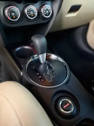 MITSUBISHI-OUTLANDER-2021