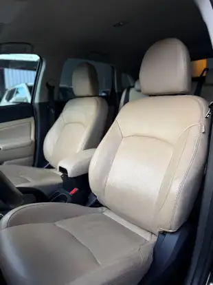 MITSUBISHI-OUTLANDER-2021