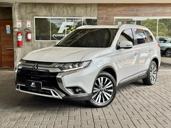 MITSUBISHI-OUTLANDER-2020