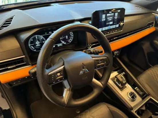 MITSUBISHI-OUTLANDER-2.4 PHEV SIGNATURE S-AWC DHT MITSUBISHI-OUTLANDER-2025