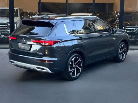 MITSUBISHI-OUTLANDER-2.4 PHEV SIGNATURE S-AWC DHT MITSUBISHI-OUTLANDER-2025