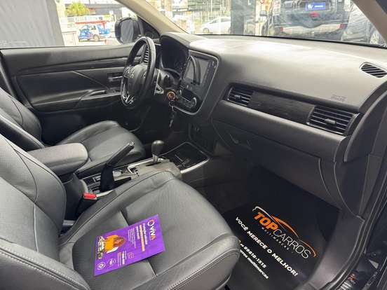 MITSUBISHI-OUTLANDER-2.0 16V GASOLINA 4P AUTOMÁTICO MITSUBISHI-OUTLANDER-2015