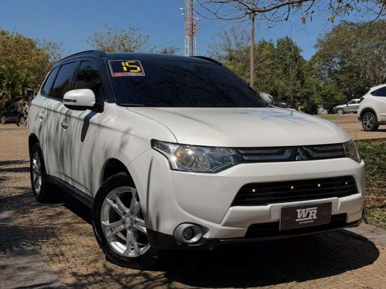 MITSUBISHI-OUTLANDER-2015