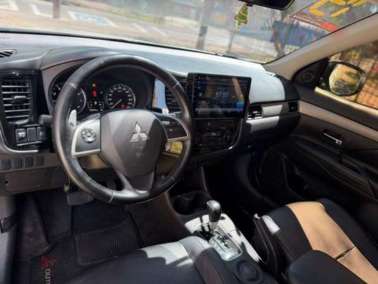 MITSUBISHI-OUTLANDER-2.0 16V GASOLINA 4P AUTOMÁTICO MITSUBISHI-OUTLANDER-2015