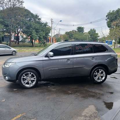 MITSUBISHI-OUTLANDER-2013