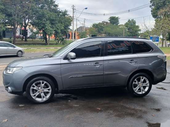MITSUBISHI-OUTLANDER-2.0 16V GASOLINA 4P AUTOMÁTICO MITSUBISHI-OUTLANDER-2013