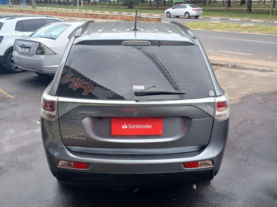 MITSUBISHI-OUTLANDER-2.0 16V GASOLINA 4P AUTOMÁTICO MITSUBISHI-OUTLANDER-2013