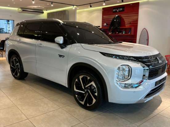 MITSUBISHI-OUTLANDER-2.4 PHEV SIGNATURE S-AWC DHT MITSUBISHI-OUTLANDER-2025