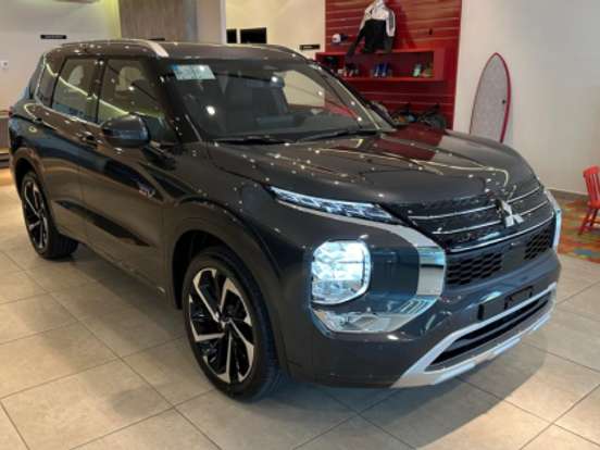 MITSUBISHI-OUTLANDER-2.4 PHEV SIGNATURE S-AWC DHT MITSUBISHI-OUTLANDER-2025