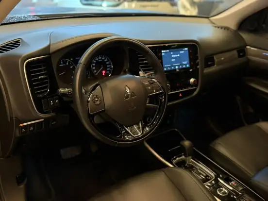 MITSUBISHI-OUTLANDER-3.0 MIVEC V6 GASOLINA HPE-S AWD AUTOMÁTICO MITSUBISHI-OUTLANDER-2021