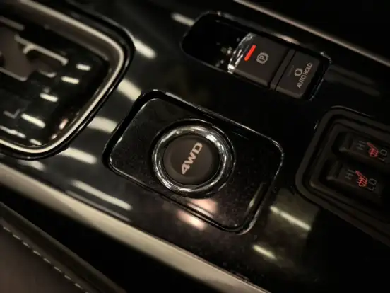 MITSUBISHI-OUTLANDER-2021