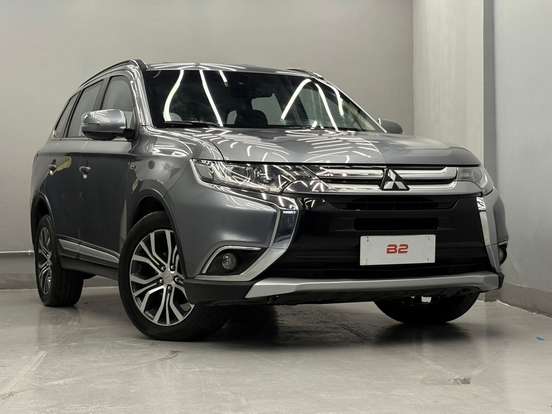 MITSUBISHI-OUTLANDER-2015