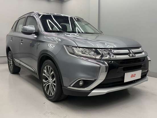 MITSUBISHI-OUTLANDER-2015