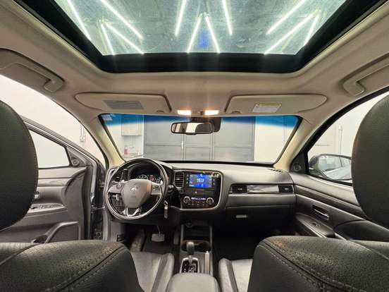 MITSUBISHI-OUTLANDER-2015