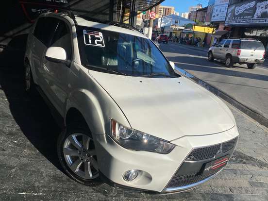 MITSUBISHI-OUTLANDER-2011