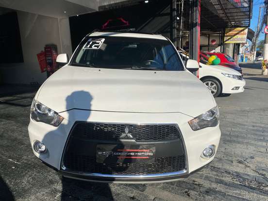 MITSUBISHI-OUTLANDER-2011