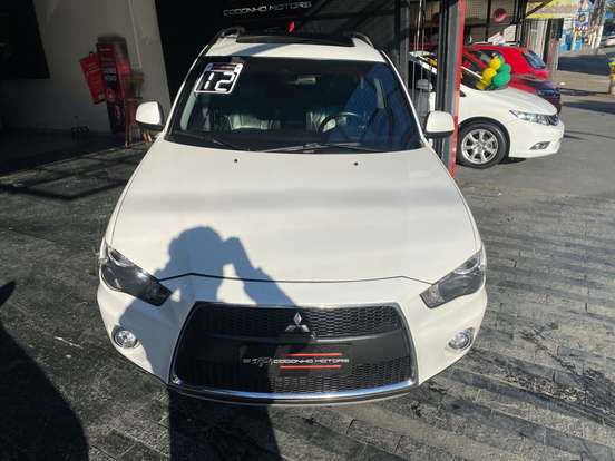 MITSUBISHI-OUTLANDER-2011