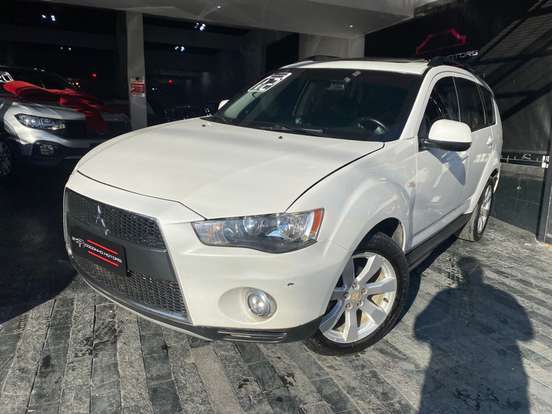 MITSUBISHI-OUTLANDER-2011