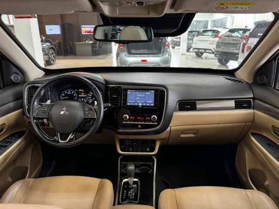 MITSUBISHI-OUTLANDER-3.0 MIVEC V6 GASOLINA HPE-S AWD AUTOMÁTICO MITSUBISHI-OUTLANDER-2019