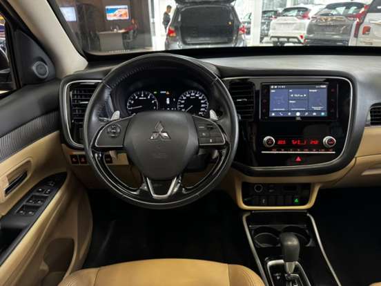 MITSUBISHI-OUTLANDER-2019