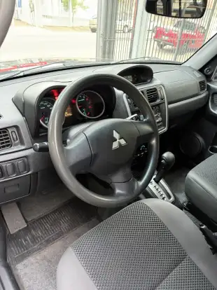 MITSUBISHI-PAJERO-2011