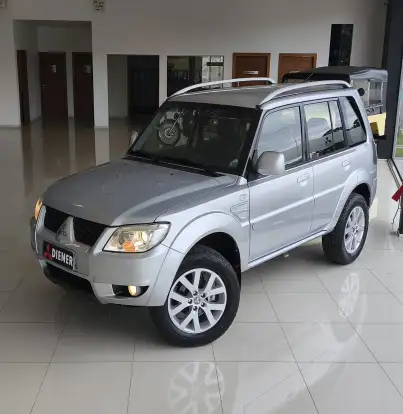 MITSUBISHI-PAJERO TR4-2011