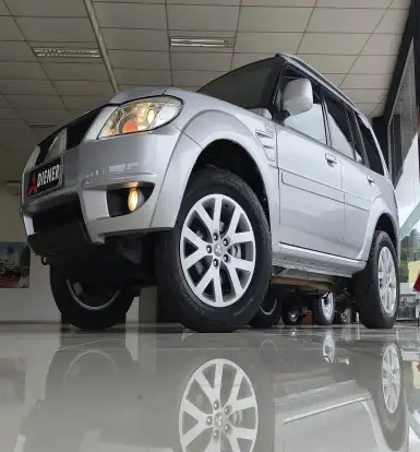 MITSUBISHI-PAJERO TR4-2011