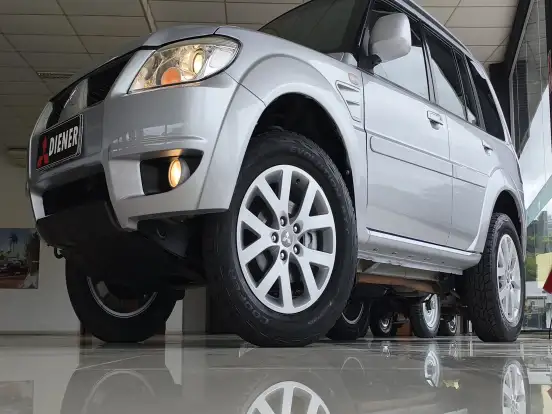 MITSUBISHI-PAJERO TR4-2.0 4X4 16V FLEX 4P MANUAL MITSUBISHI-PAJERO TR4-2011