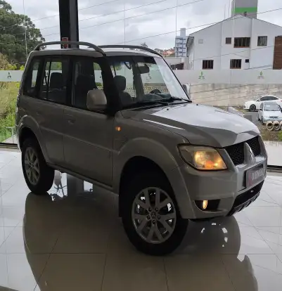 MITSUBISHI-PAJERO TR4-2011