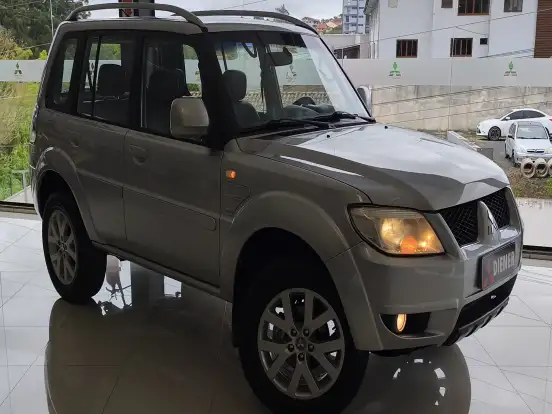 MITSUBISHI-PAJERO TR4-2.0 4X4 16V FLEX 4P MANUAL MITSUBISHI-PAJERO TR4-2011