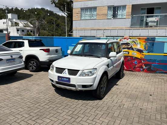 MITSUBISHI-PAJERO TR4-2013